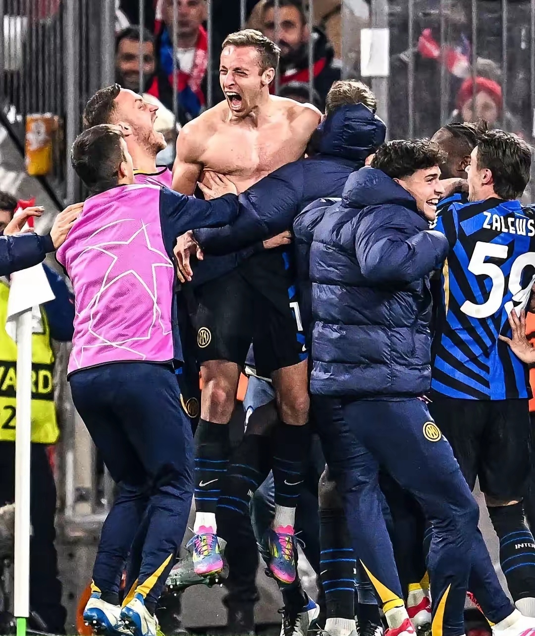 华体会体育-拜仁力克热刺，迪玛利亚补时绝平欧联杯的简单介绍  第2张