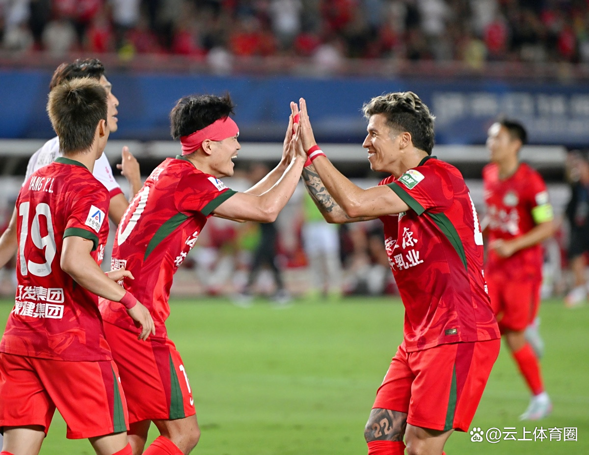 华体会体育-轰动一触!中超球队的震撼表现 第2张 华体会体育-轰动一触!中超球队的震撼表现 第2张