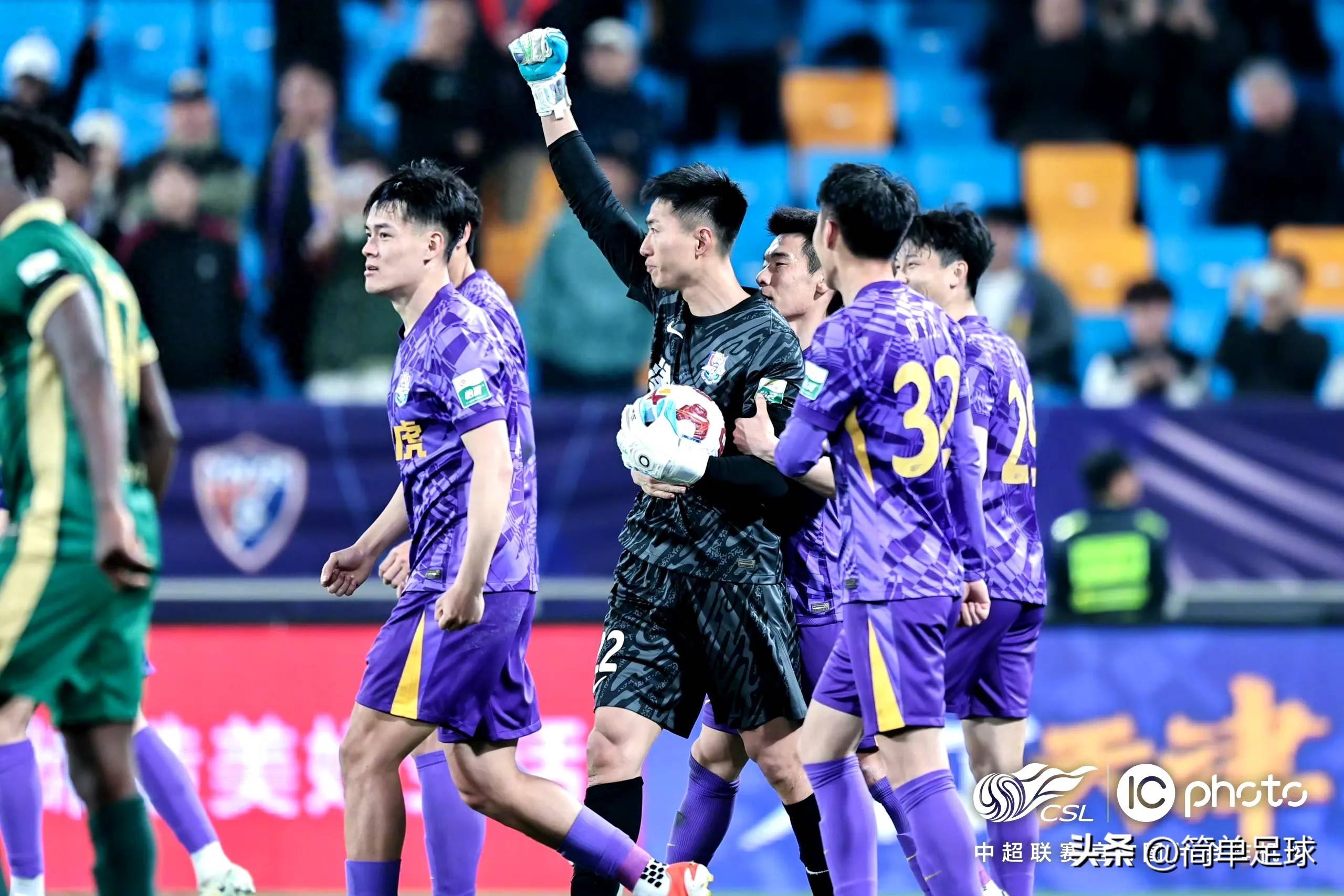 华体会体育-团结协作，球队集结备战冲击夺冠的简单介绍  第2张